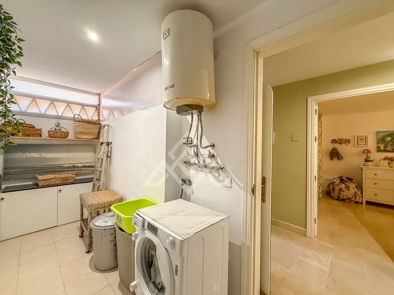 2 soverom Leilighet til salgs i Elviria med svømmebasseng garasje - € 375 000 (Ref: 9865118)