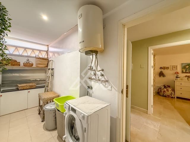 2 soveværelse Lejlighed til salg i Elviria, Marbella med swimmingpool garage - € 375.000 (Ref: 9865118)