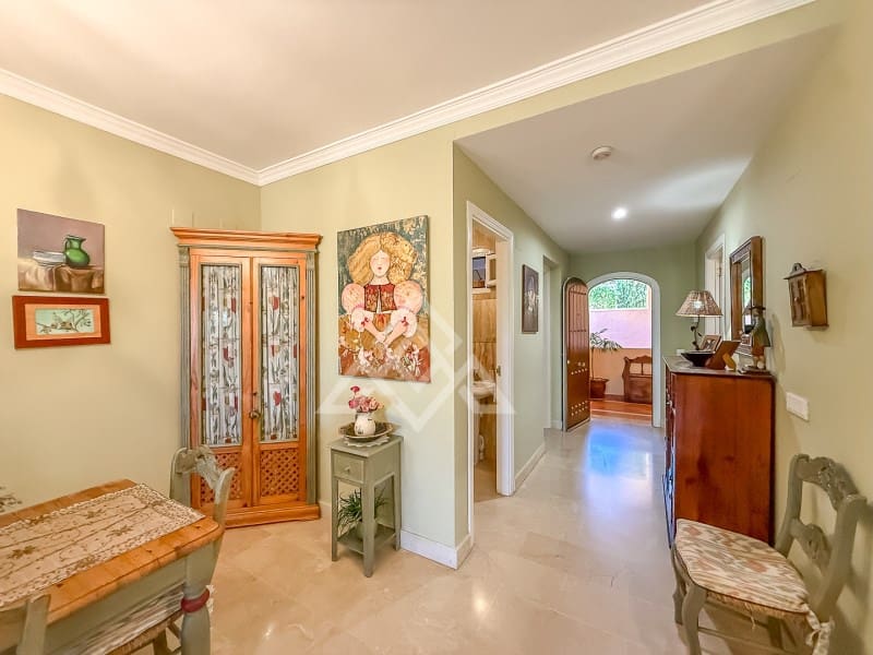 2 soverom Leilighet til salgs i Elviria med svømmebasseng garasje - € 375 000 (Ref: 9865118)