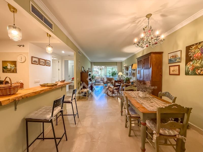 2 soverom Leilighet til salgs i Elviria med svømmebasseng garasje - € 375 000 (Ref: 9865118)