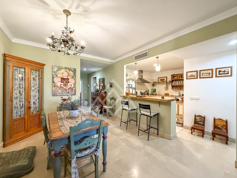 2 soverom Leilighet til salgs i Elviria med svømmebasseng garasje - € 375 000 (Ref: 9865118)