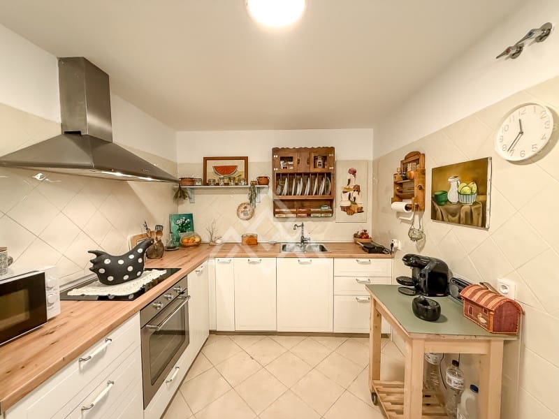 2 soverom Leilighet til salgs i Elviria med svømmebasseng garasje - € 375 000 (Ref: 9865118)