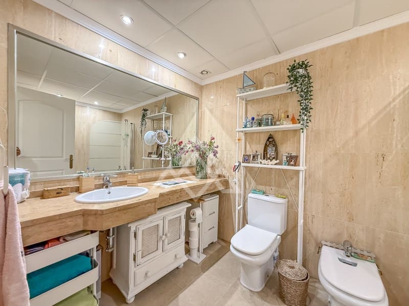 2 soverom Leilighet til salgs i Elviria med svømmebasseng garasje - € 375 000 (Ref: 9865118)