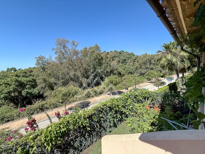 2 soverom Leilighet til salgs i Elviria med svømmebasseng garasje - € 375 000 (Ref: 9865118)