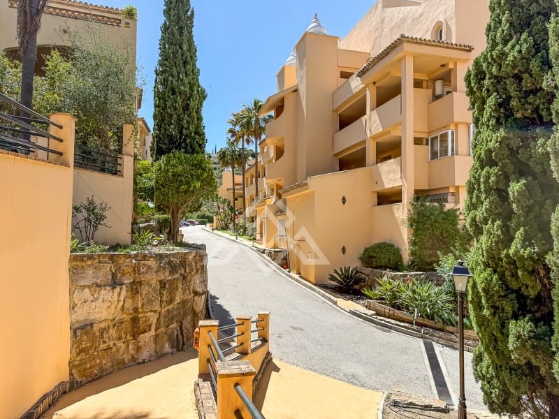 2 soverom Leilighet til salgs i Elviria med svømmebasseng garasje - € 375 000 (Ref: 9865118)