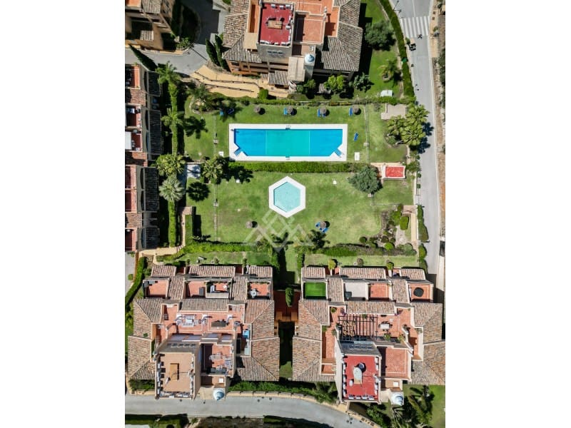 2 soverom Leilighet til salgs i Elviria med svømmebasseng garasje - € 375 000 (Ref: 9865118)
