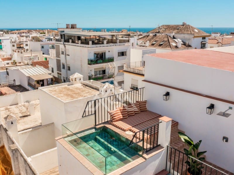 3 bedroom Townhouse for sale in San Pedro de Alcantara with pool - € 875,000 (Ref: 9866932)