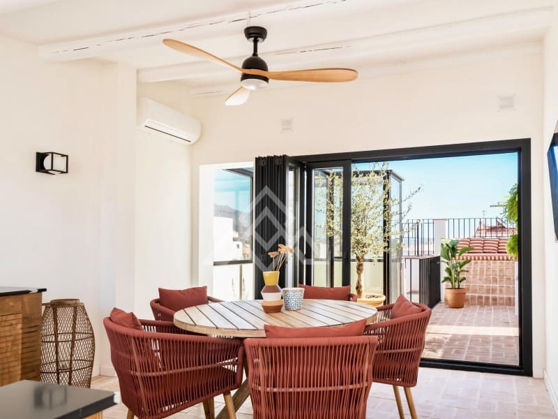 3 bedroom Townhouse for sale in San Pedro de Alcantara with pool - € 875,000 (Ref: 9866932)