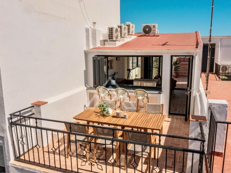 3 bedroom Townhouse for sale in San Pedro de Alcantara with pool - € 875,000 (Ref: 9866932)