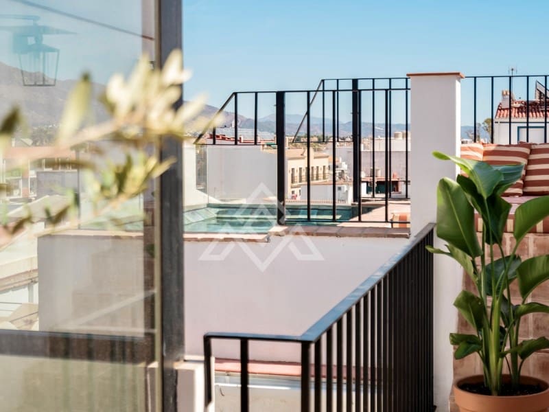 3 bedroom Townhouse for sale in San Pedro de Alcantara with pool - € 875,000 (Ref: 9866932)