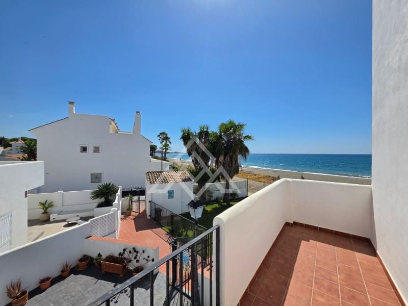 3 bedroom Townhouse for sale in Costalita with garage - € 1,100,000 (Ref: 9881810)