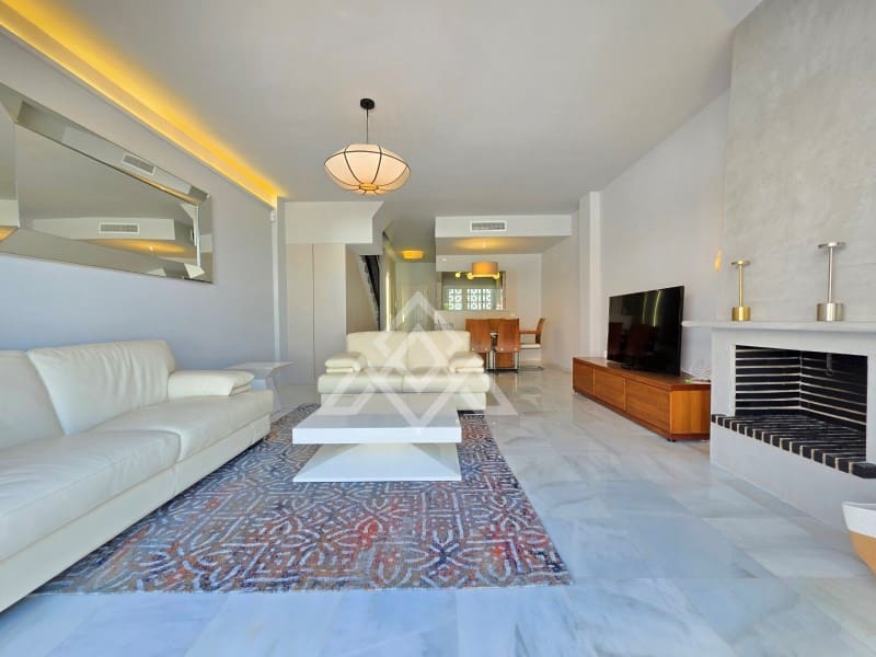 3 bedroom Townhouse for sale in Costalita with garage - € 1,100,000 (Ref: 9881810)