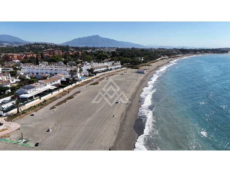 3 bedroom Townhouse for sale in Costalita with garage - € 1,100,000 (Ref: 9881810)
