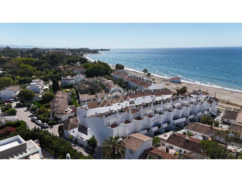 3 bedroom Townhouse for sale in Costalita with garage - € 1,100,000 (Ref: 9881810)