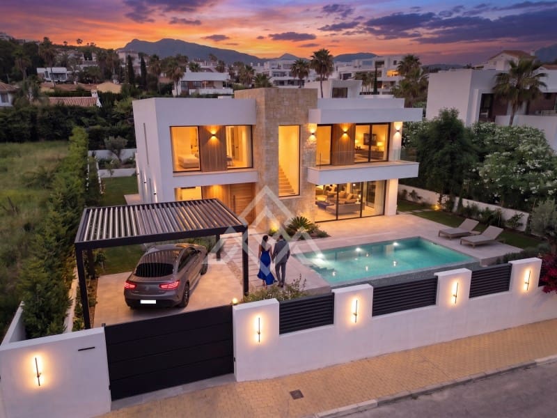 3 slaapkamer Villa te koop in New Golden Mile - € 895.000 (Ref: 9913052)