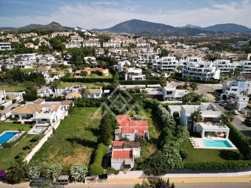 3 slaapkamer Villa te koop in New Golden Mile - € 895.000 (Ref: 9913052)