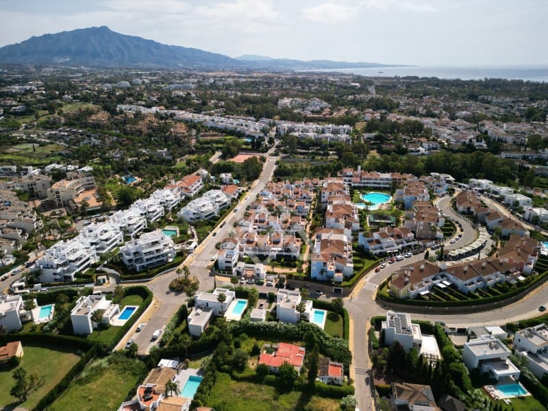 3 slaapkamer Villa te koop in New Golden Mile - € 895.000 (Ref: 9913052)