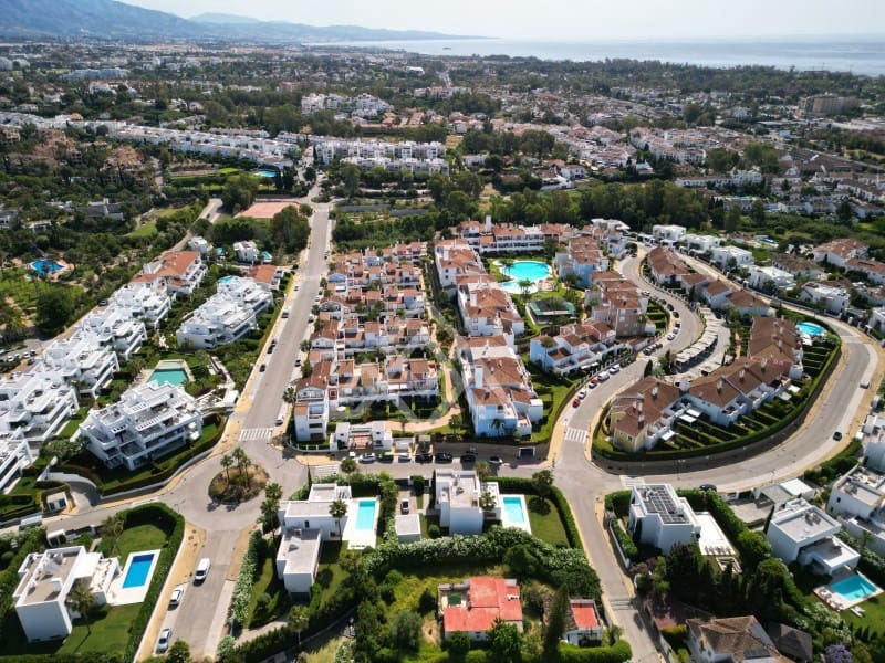 3 slaapkamer Villa te koop in New Golden Mile - € 895.000 (Ref: 9913052)