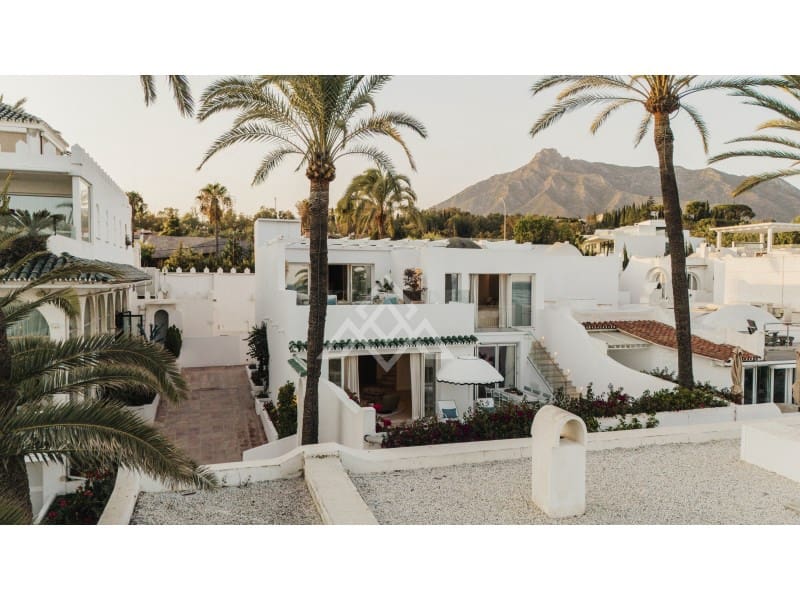 3 Zimmer Villa zu verkaufen in Golden Mile mit Pool Garage - 5.995.000 € (Ref: 9922171)