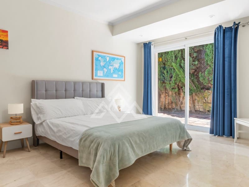 4 soverom Villa til salgs i Manilva med svømmebasseng garasje - € 1 499 000 (Ref: 9927287)