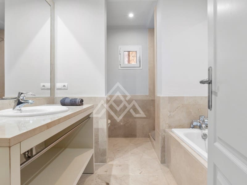 4 soverom Villa til salgs i Manilva med svømmebasseng garasje - € 1 499 000 (Ref: 9927287)