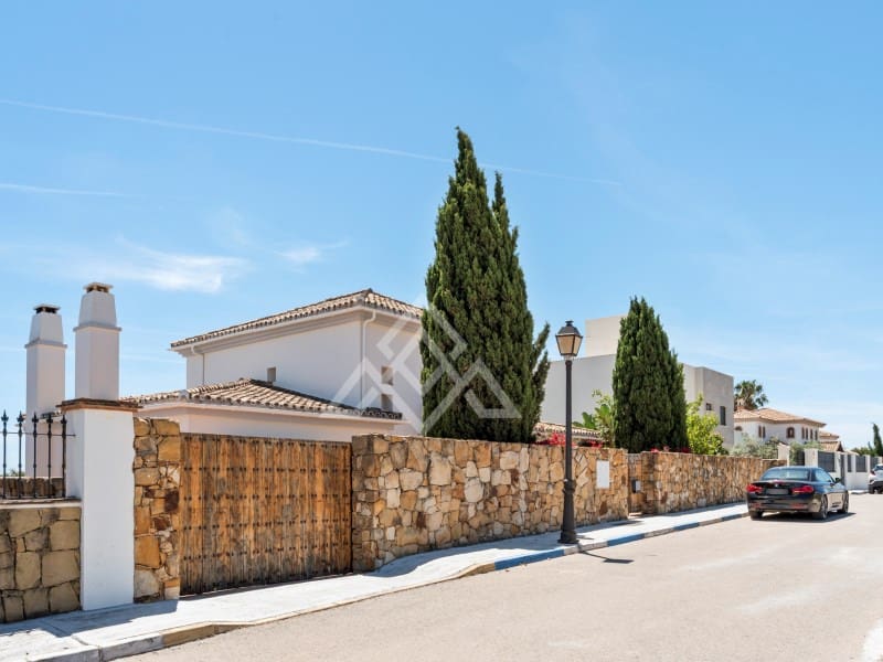4 soverom Villa til salgs i Manilva med svømmebasseng garasje - € 1 499 000 (Ref: 9927287)