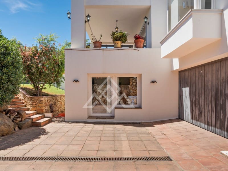 4 soverom Villa til salgs i Manilva med svømmebasseng garasje - € 1 499 000 (Ref: 9927287)