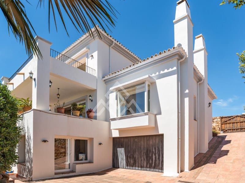 4 soverom Villa til salgs i Manilva med svømmebasseng garasje - € 1 499 000 (Ref: 9927287)