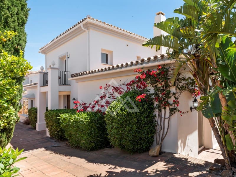 4 soverom Villa til salgs i Manilva med svømmebasseng garasje - € 1 499 000 (Ref: 9927287)