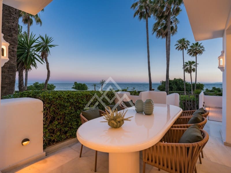 3 soveværelse Lejlighed til salg i New Golden Mile med swimmingpool garage - € 2.995.000 (Ref: 9934130)