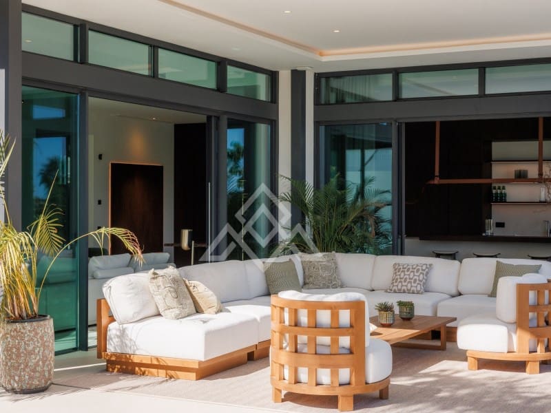 4 chambre Villa/Maison à vendre à Golden Mile avec piscine garage - 5 400 000 € (Ref: 9939895)