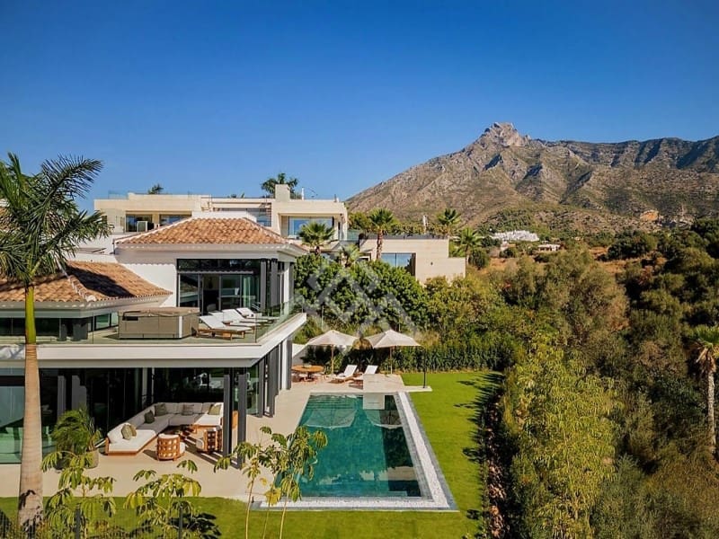 4 chambre Villa/Maison à vendre à Golden Mile avec piscine garage - 5 400 000 € (Ref: 9939895)