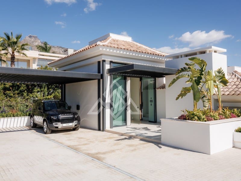 4 chambre Villa/Maison à vendre à Golden Mile avec piscine garage - 5 400 000 € (Ref: 9939895)