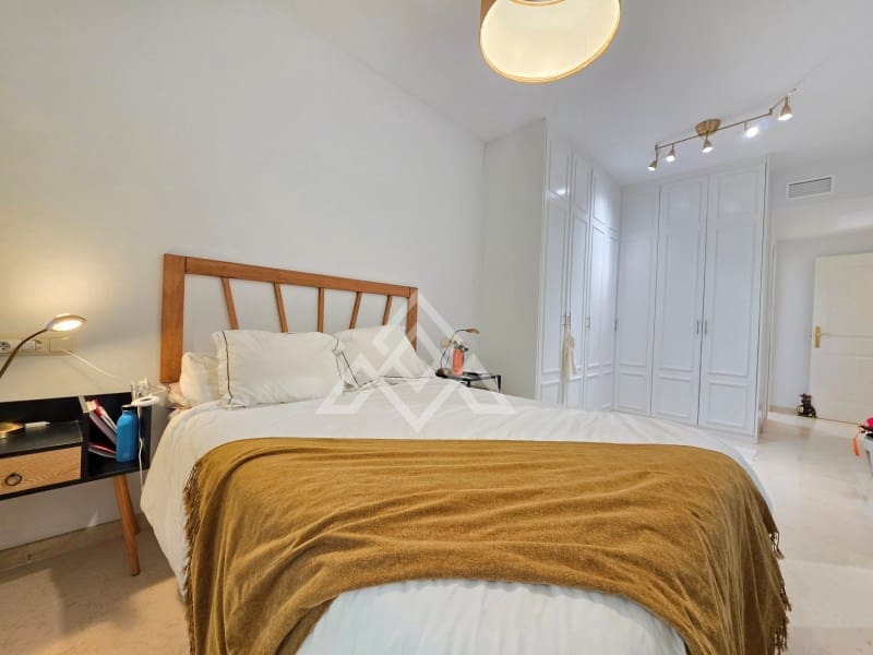 3 chambre Appartement à vendre à Marbella avec garage - 450 000 € (Ref: 9957922)