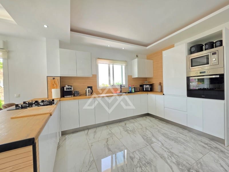 7 bedroom Villa for sale in Riviera del Sol with pool garage - € 1,550,000 (Ref: 9973260)