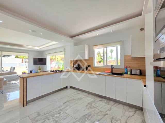 Chalet de 7 habitaciones en Riviera del Sol, Mijas en venta con piscina garaje - 1.550.000 € (Ref: 9973260)