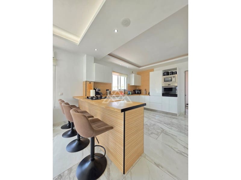 7 bedroom Villa for sale in Riviera del Sol with pool garage - € 1,550,000 (Ref: 9973260)