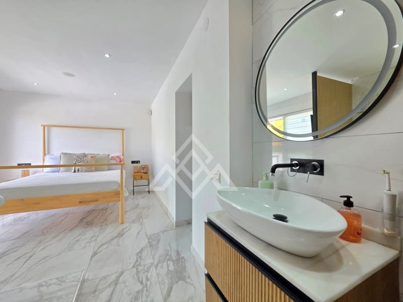 7 bedroom Villa for sale in Riviera del Sol with pool garage - € 1,550,000 (Ref: 9973260)