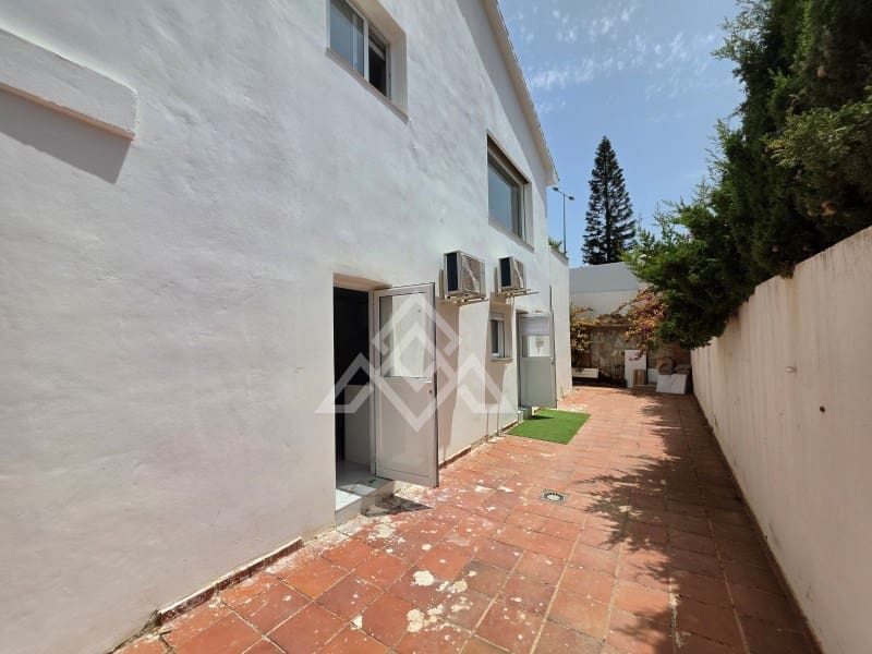 7 bedroom Villa for sale in Riviera del Sol with pool garage - € 1,550,000 (Ref: 9973260)