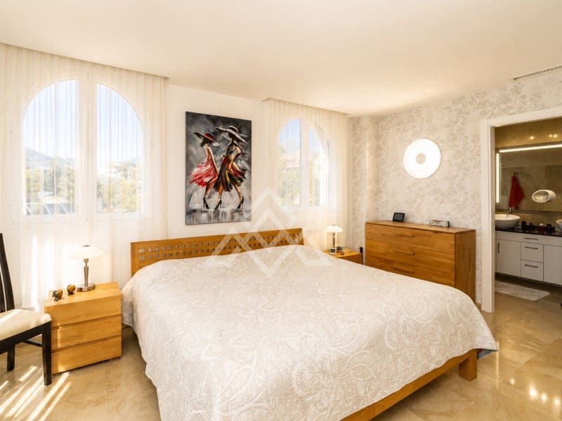 3 quarto Apartamento para venda em Benahavis com garagem - 529 000 € (Ref: 9975265)