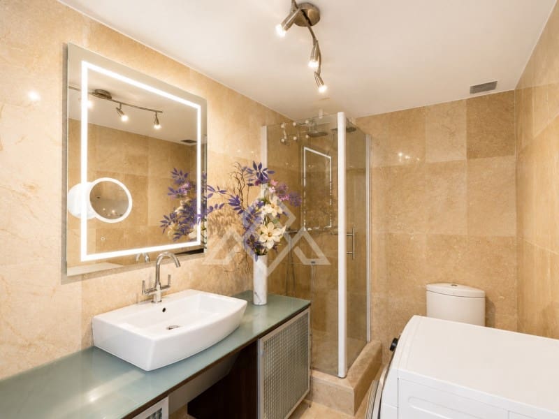 3 quarto Apartamento para venda em Benahavis com garagem - 529 000 € (Ref: 9975265)
