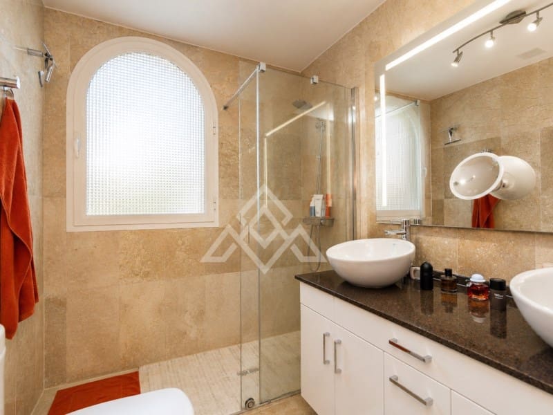 3 quarto Apartamento para venda em Benahavis com garagem - 529 000 € (Ref: 9975265)
