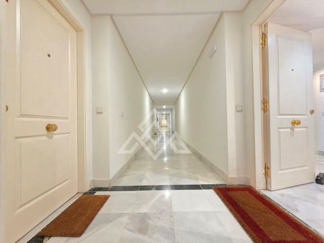 2 soveværelse Lejlighed til salg i Golden Mile, Marbella med garage - € 455.000 (Ref: 9990648)