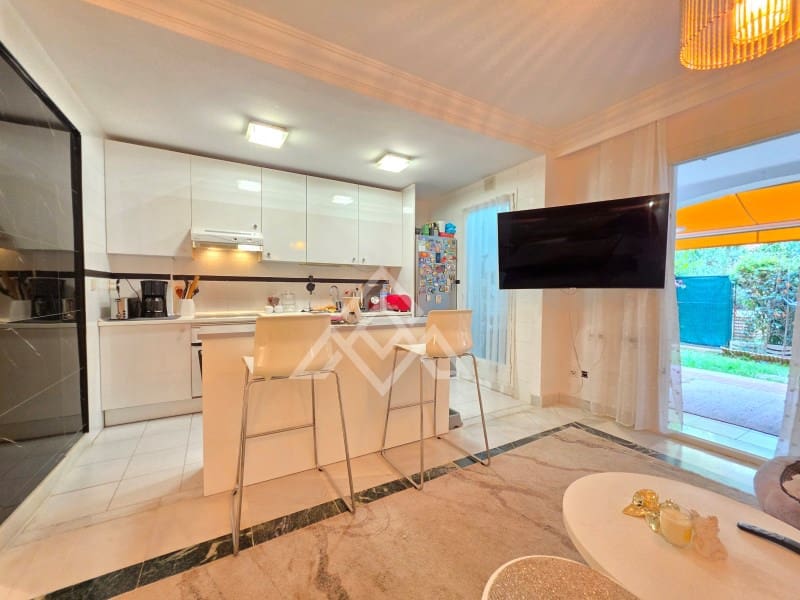 2 sovrum Lägenhet till salu i Golden Mile med garage - 455 000 € (Ref: 9990648)