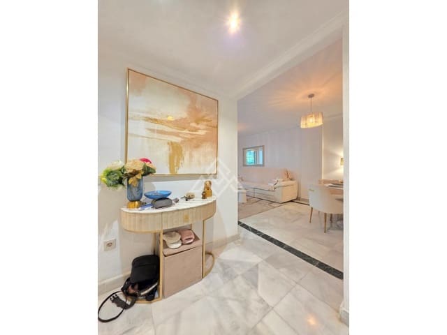 2 soveværelse Lejlighed til salg i Golden Mile, Marbella med garage - € 455.000 (Ref: 9990648)