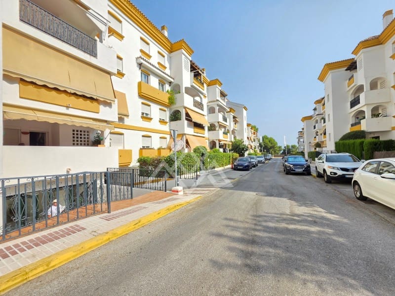 2 sovrum Lägenhet till salu i Golden Mile med garage - 455 000 € (Ref: 9990648)