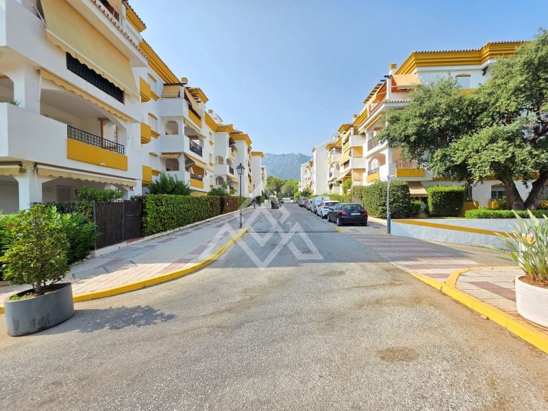 2 sovrum Lägenhet till salu i Golden Mile med garage - 455 000 € (Ref: 9990648)