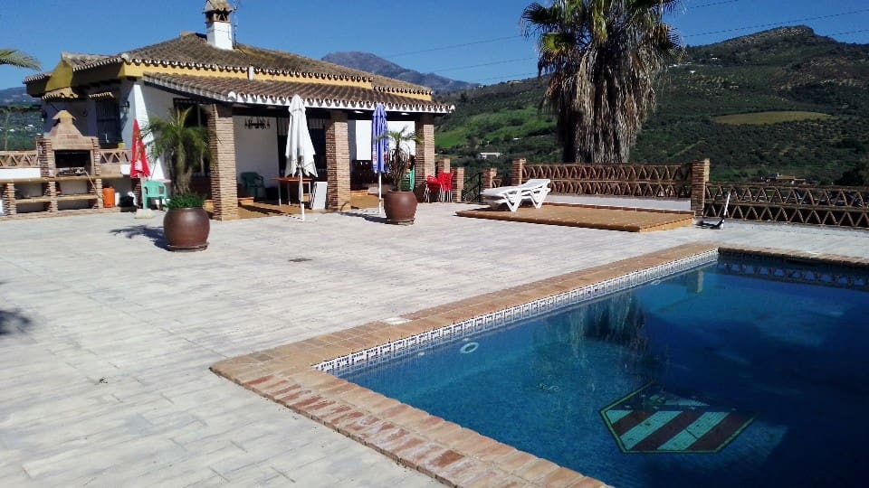 3 soveværelse Finca/Landehus til salg i Coin med swimmingpool garage - € 499.000 (Ref: 7459470)