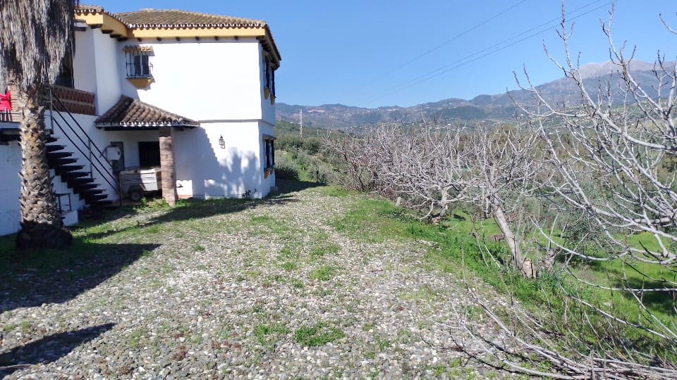 3 soveværelse Finca/Landehus til salg i Coin med swimmingpool garage - € 499.000 (Ref: 7459470)