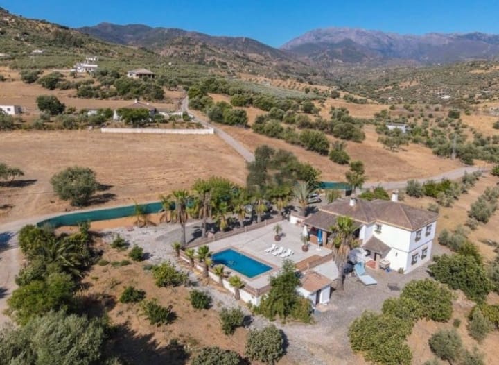 3 soveværelse Finca/Landehus til salg i Coin med swimmingpool garage - € 499.000 (Ref: 7459470)